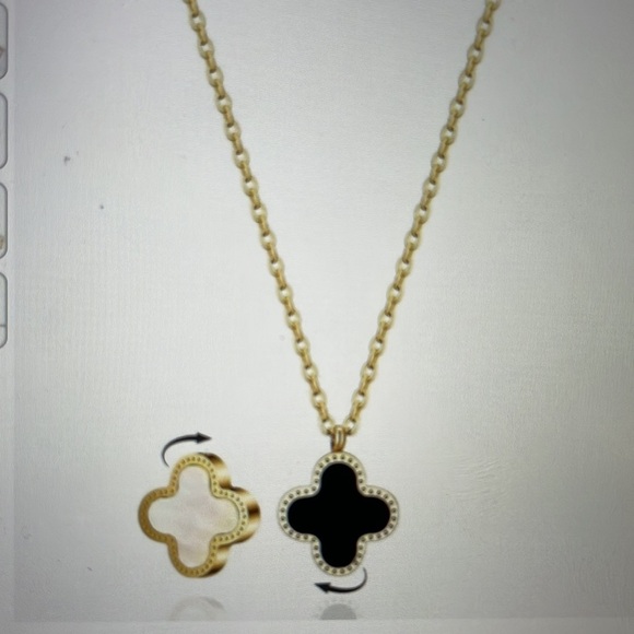 Designer inspired Reversible Clover necklace - Picture 3 of 7
